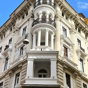*** Hotel Le Petit Italien